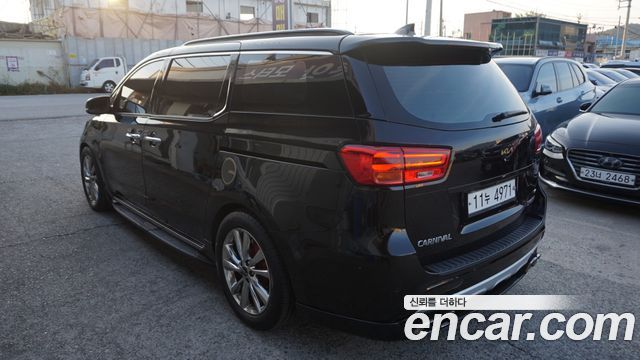 Kia Canival 2016 — photo 8