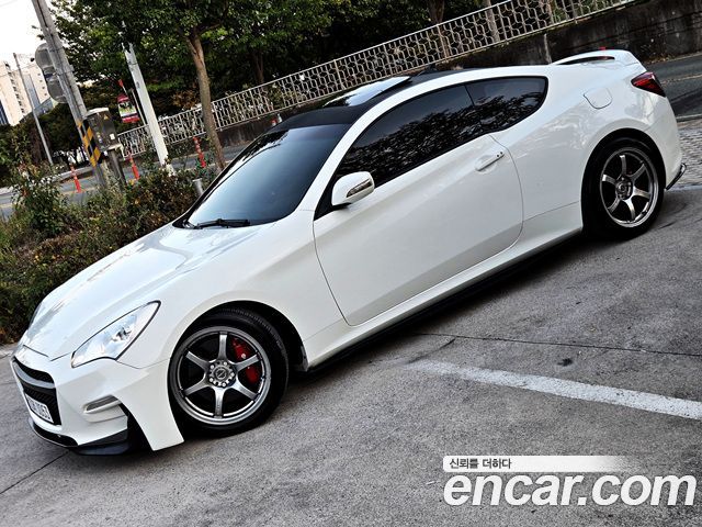 Hyundai Genesis 2010 — photo 1