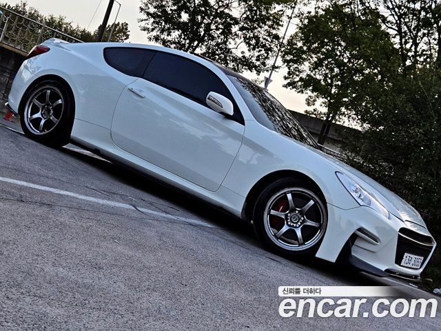 Hyundai Genesis 2010 — photo 14