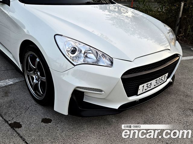 Hyundai Genesis 2010 — photo 16
