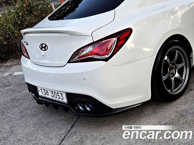 Hyundai Genesis 2010 — photo 17