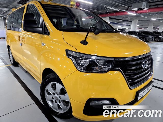 Hyundai Starex 2021 — photo 2