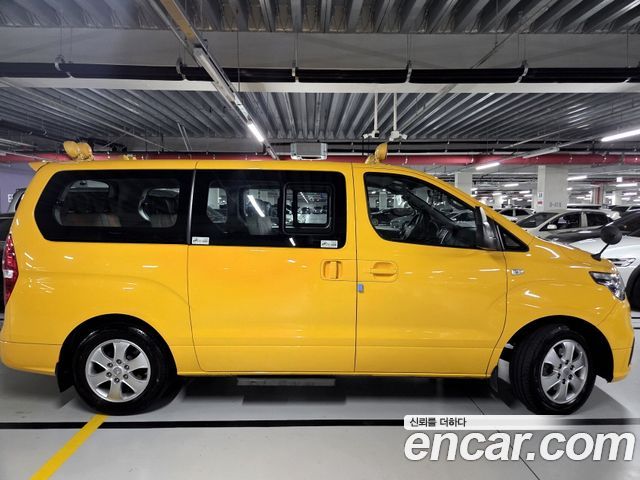 Hyundai Starex 2021 — photo 8