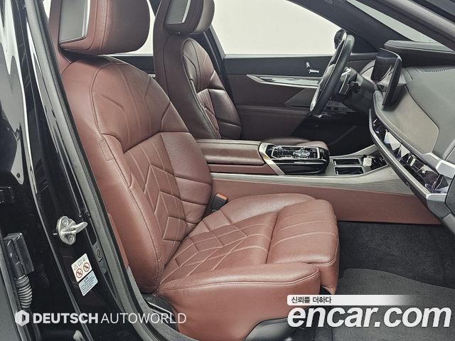 BMW 7-Series 2023 — photo 10