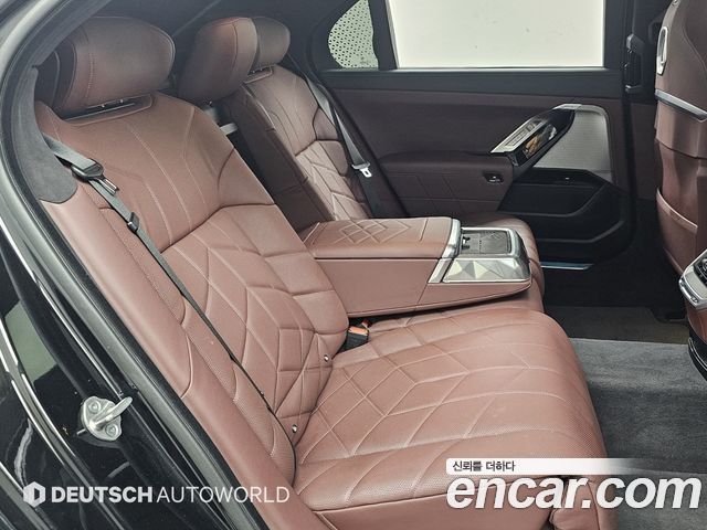 BMW 7-Series 2023 — photo 12