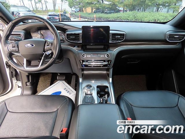Ford Explorer 2020 — photo 7