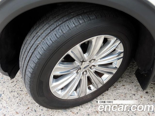 Ford Explorer 2020 — photo 20