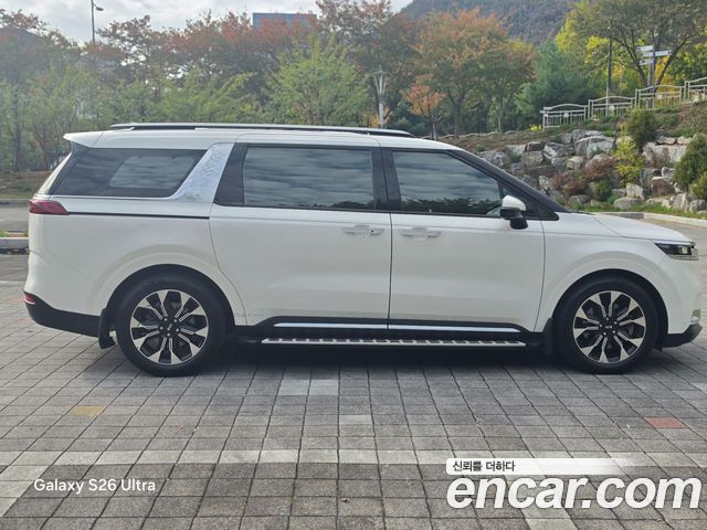 Kia Canival 2021 — photo 3