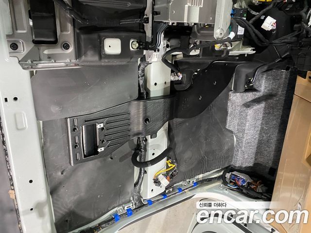 Kia Canival 2021 — photo 17
