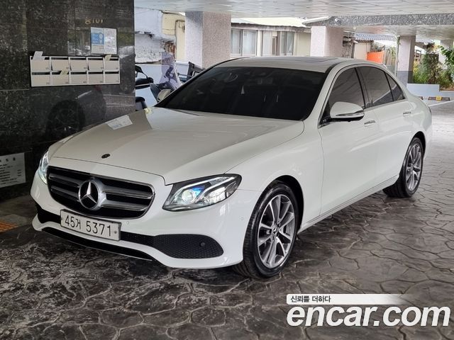 Mercedes-Benz E-Class 2019 — photo 2