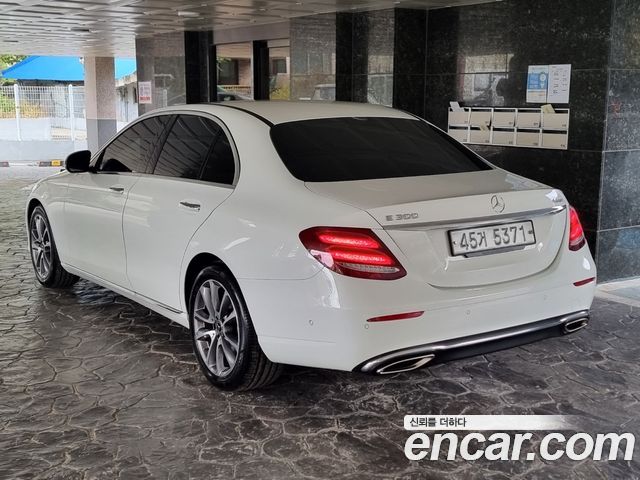 Mercedes-Benz E-Class 2019 — photo 3