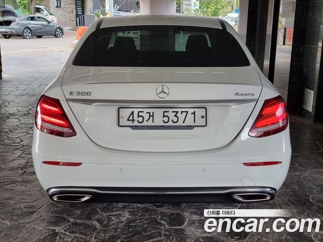 Mercedes-Benz E-Class 2019 — photo 4