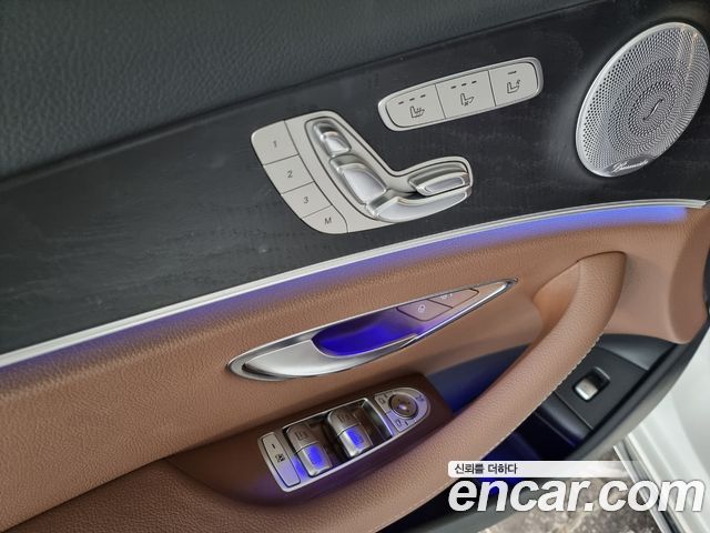 Mercedes-Benz E-Class 2019 — photo 7