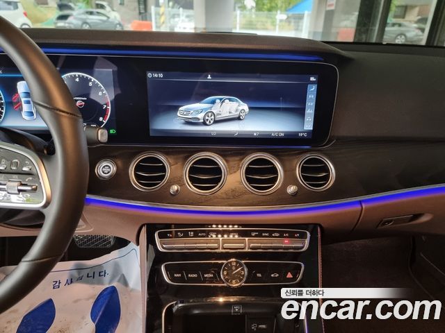 Mercedes-Benz E-Class 2019 — photo 10