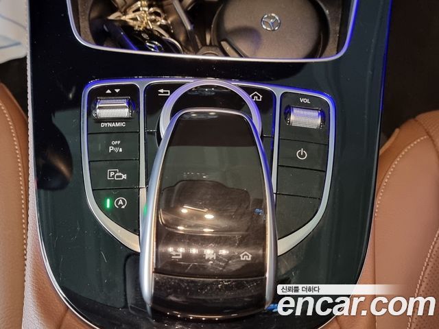 Mercedes-Benz E-Class 2019 — photo 11