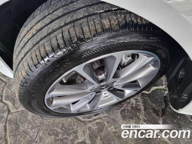 Mercedes-Benz E-Class 2019 — photo 15