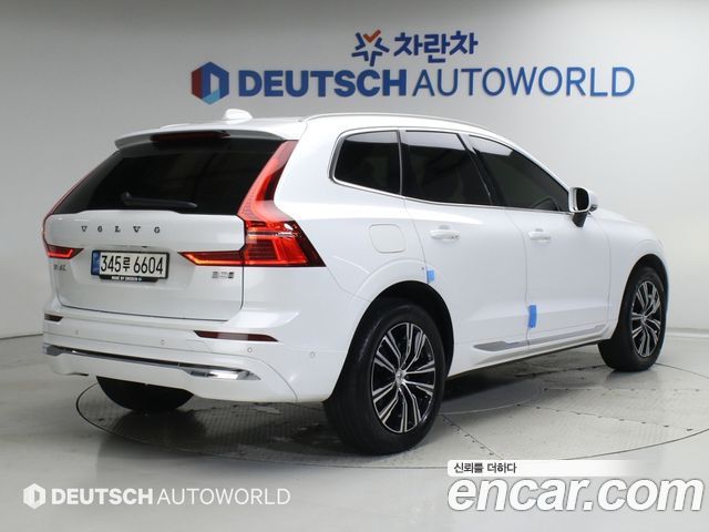 Volvo XC60 2022 — photo 2