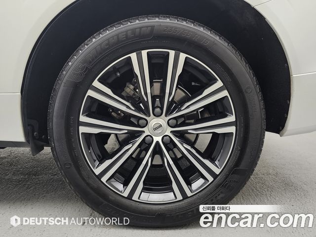 Volvo XC60 2022 — photo 5