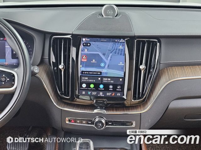 Volvo XC60 2022 — photo 14
