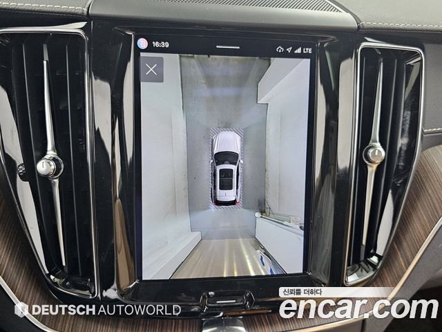 Volvo XC60 2022 — photo 15