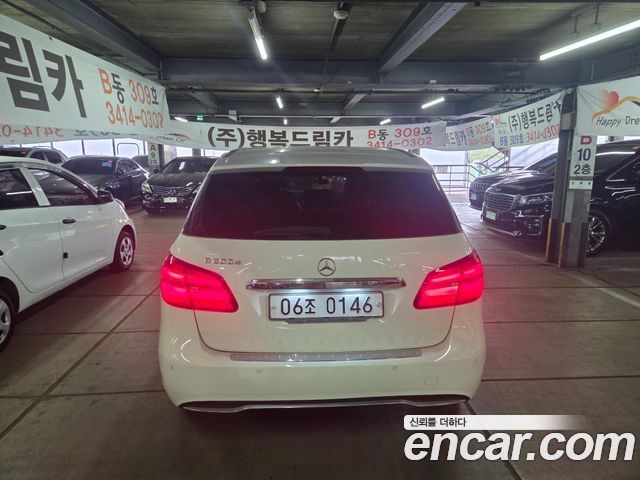 Mercedes-Benz B-Class 2016 — photo 4