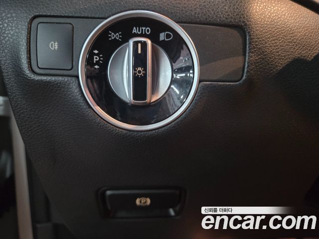 Mercedes-Benz B-Class 2016 — photo 17