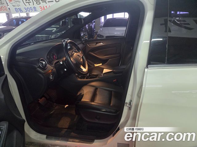 Mercedes-Benz B-Class 2016 — photo 20
