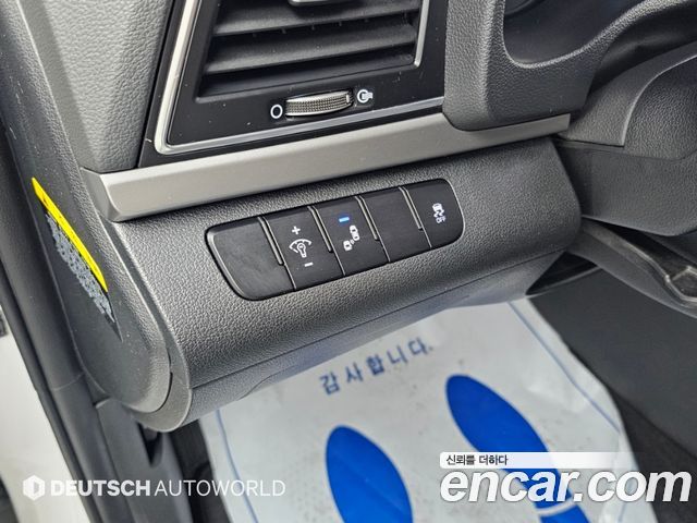 Hyundai AVANTE 2018 — photo 16
