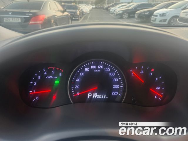 Kia Canival 2013 — photo 8