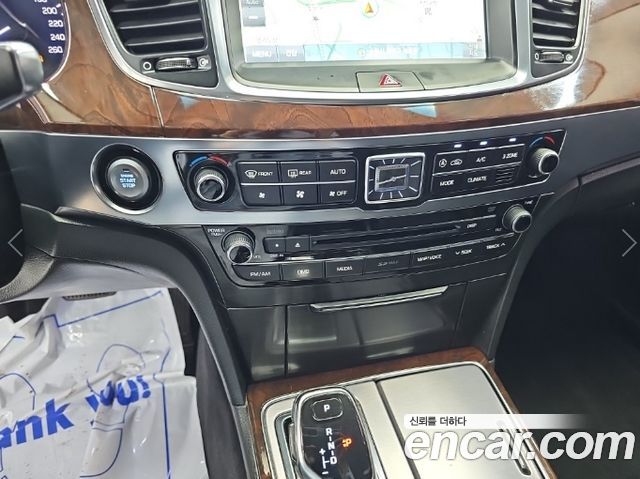 Hyundai Equus 2015 — photo 10