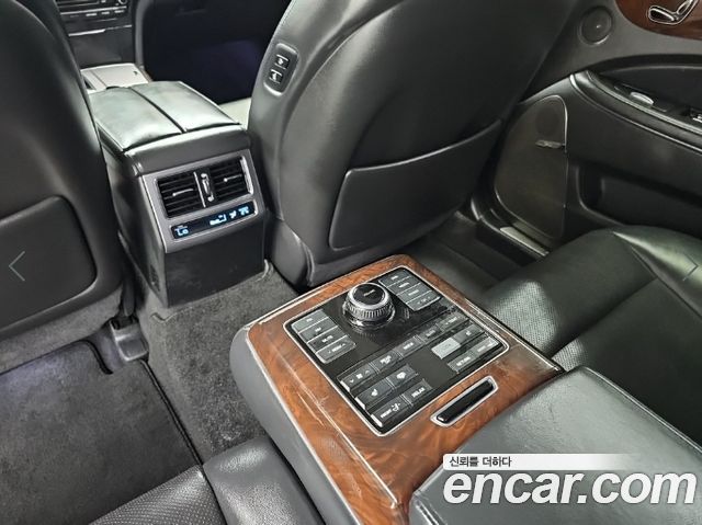 Hyundai Equus 2015 — photo 13