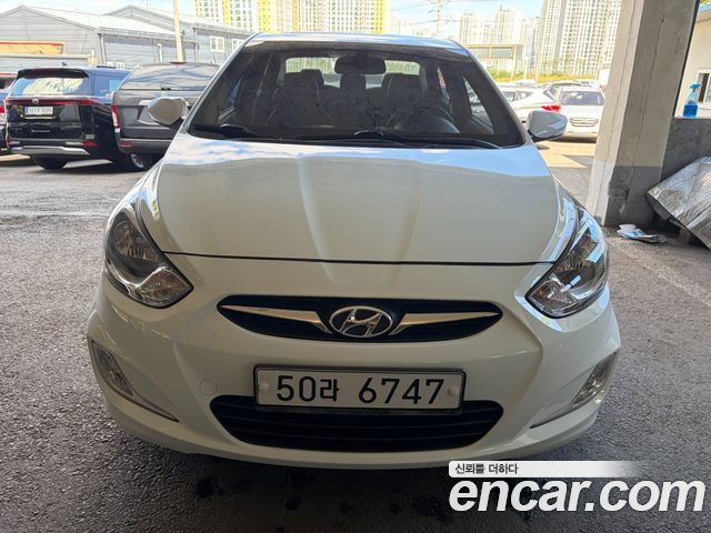 Hyundai Accent 2011 — photo 3