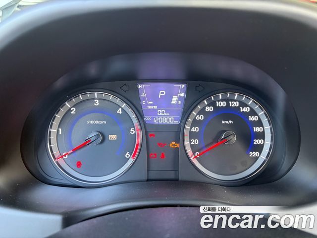 Hyundai Accent 2011 — photo 11
