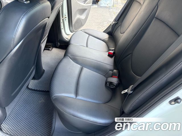 Hyundai Accent 2011 — photo 13