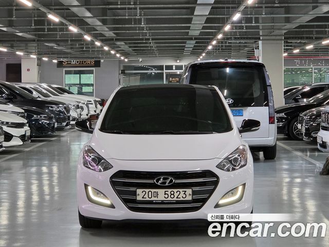 Hyundai i30 2015 — photo 1