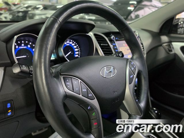 Hyundai i30 2015 — photo 14