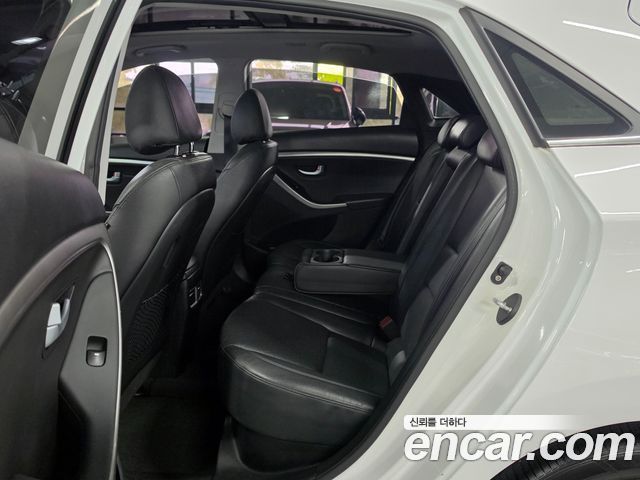 Hyundai i30 2015 — photo 17