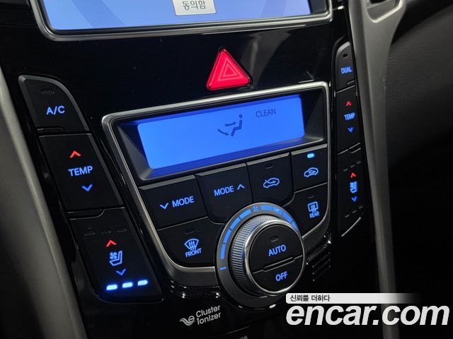 Hyundai i30 2015 — photo 18