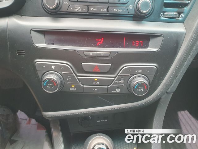 Kia K5 2013 — photo 15