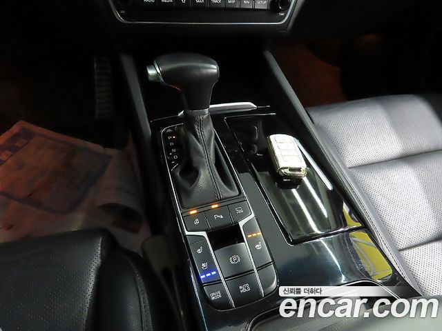 Kia K7 2018 — photo 9