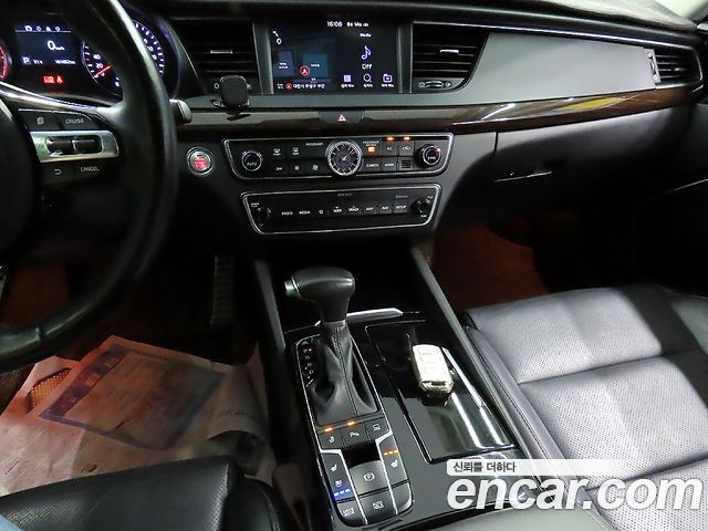 Kia K7 2018 — photo 18