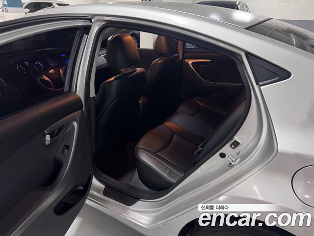 Hyundai AVANTE 2014 — photo 8