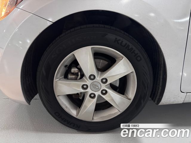 Hyundai AVANTE 2014 — photo 11