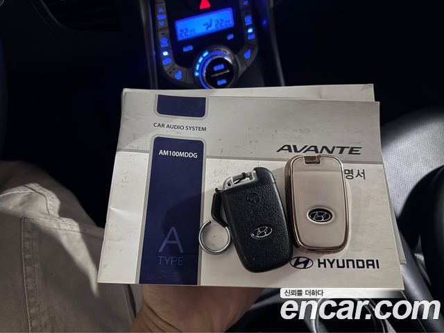 Hyundai AVANTE 2014 — photo 18