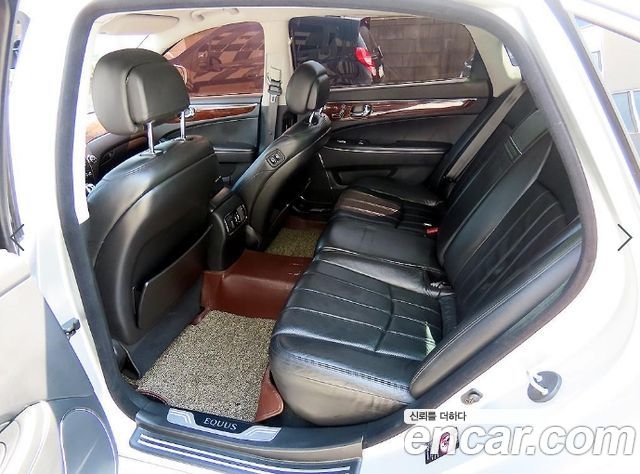 Hyundai Equus 2010 — photo 6