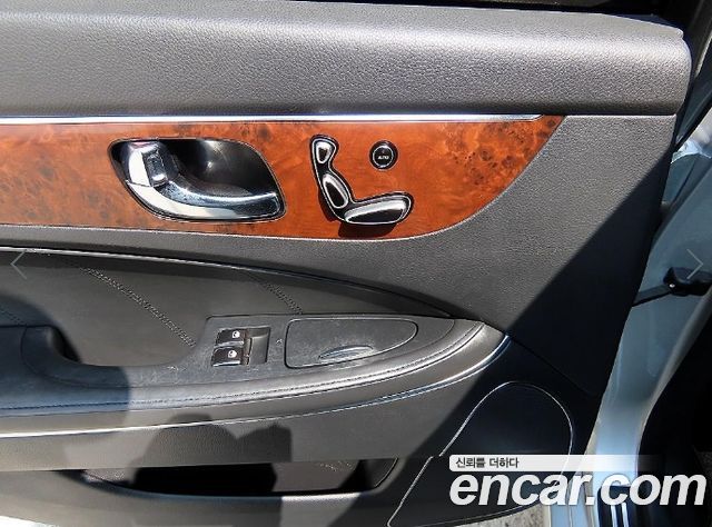 Hyundai Equus 2010 — photo 17
