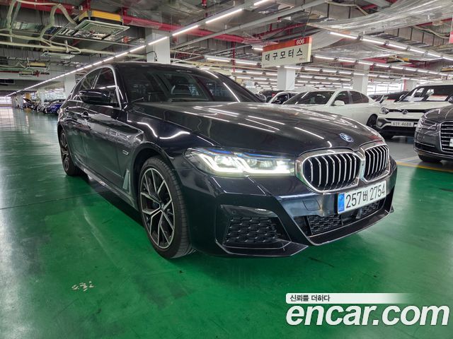 BMW 5-Series 2023 — photo 2