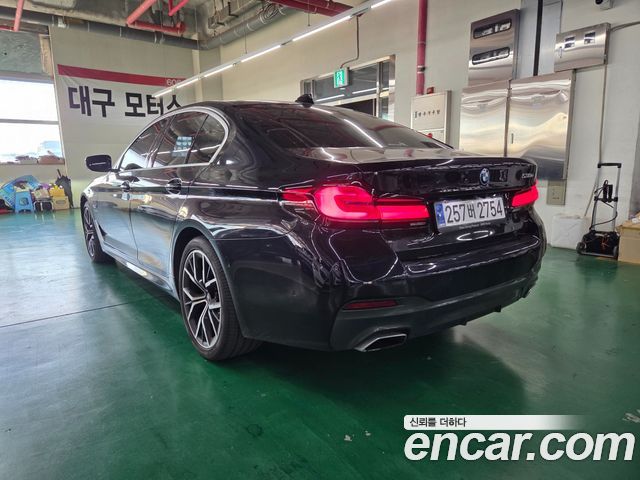 BMW 5-Series 2023 — photo 4