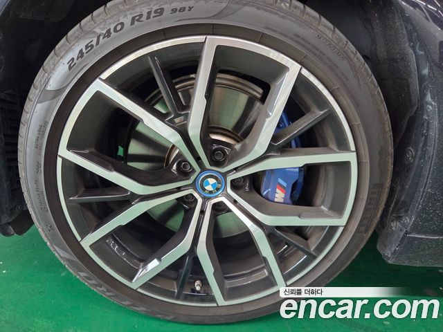 BMW 5-Series 2023 — photo 15