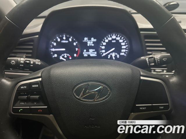 Hyundai AVANTE 2016 — photo 8